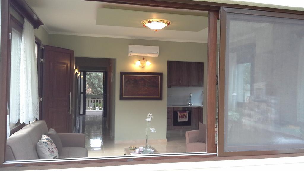 Malama Home Vourvourou Exterior photo